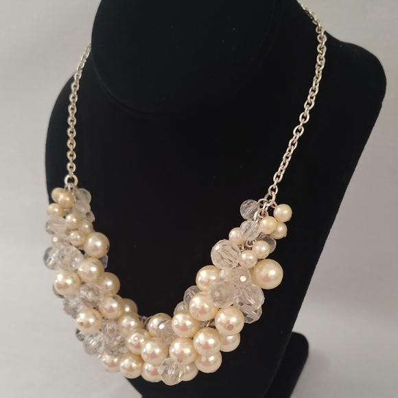 Pearl and Crystal Cluster Statement Necklace - Ivory - Picture 3 of 5